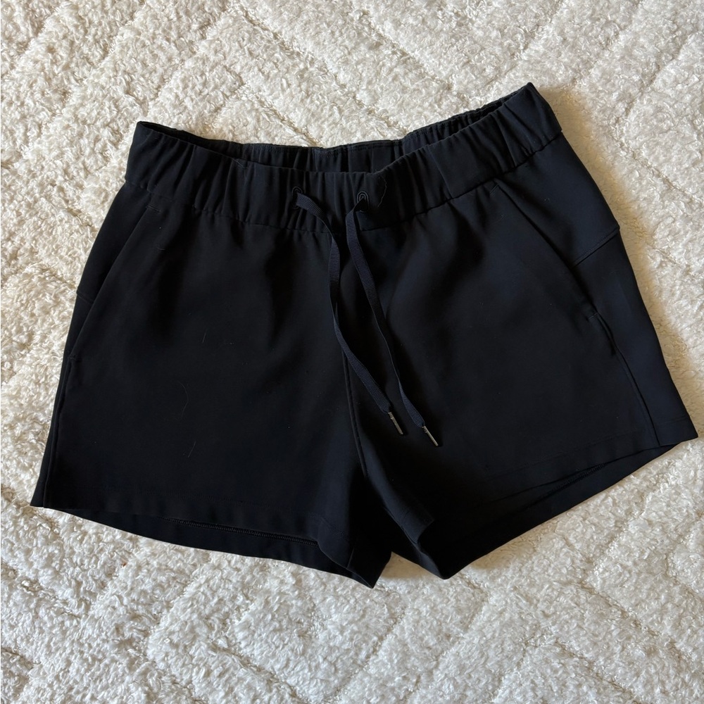 Lululemon On The Fly Short Womens Size 6 Woven 2.5" Inseam Black EXCELLENT ✅